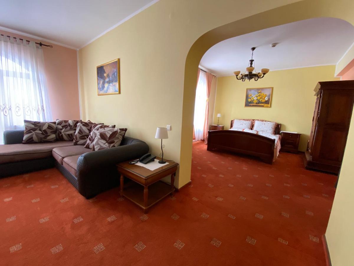 Pensiunea Crocus - Sauna & Billiard Poiana Brașov Zewnętrze zdjęcie
