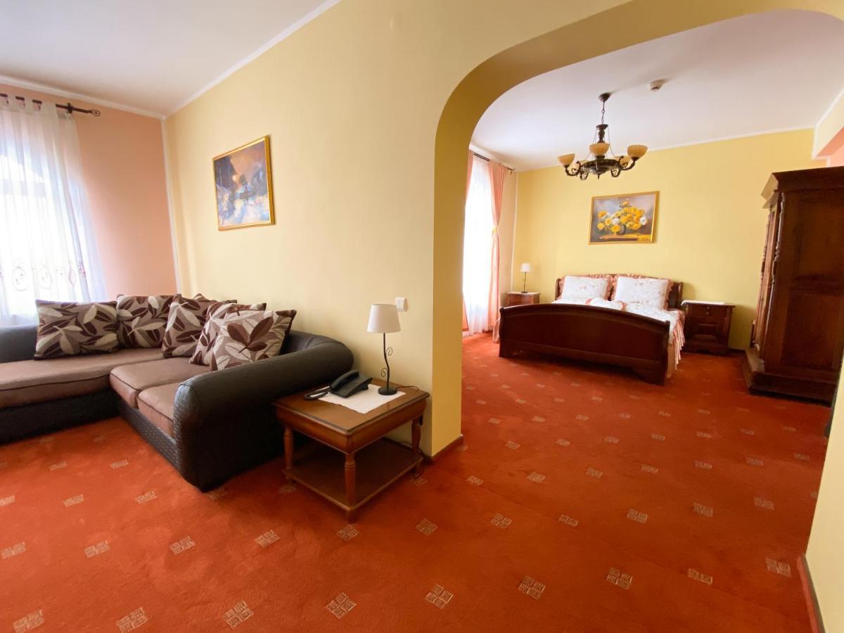 Pensiunea Crocus - Sauna & Billiard Poiana Brașov Zewnętrze zdjęcie